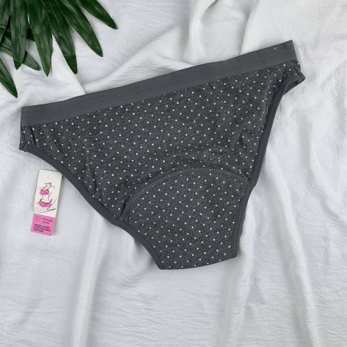Cotton period panty from primark medium flow - Image 4