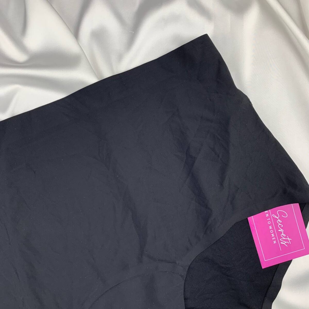 High waist laser period panty from primark medium flow - Image 4