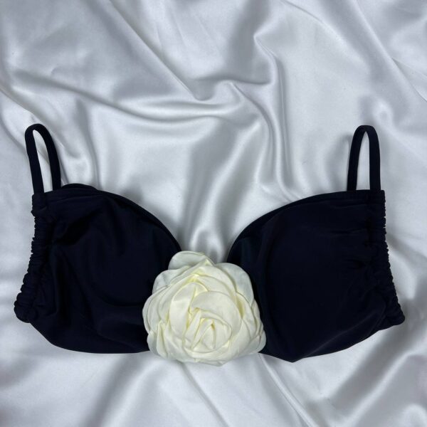 Bikini top from shein premium Medium