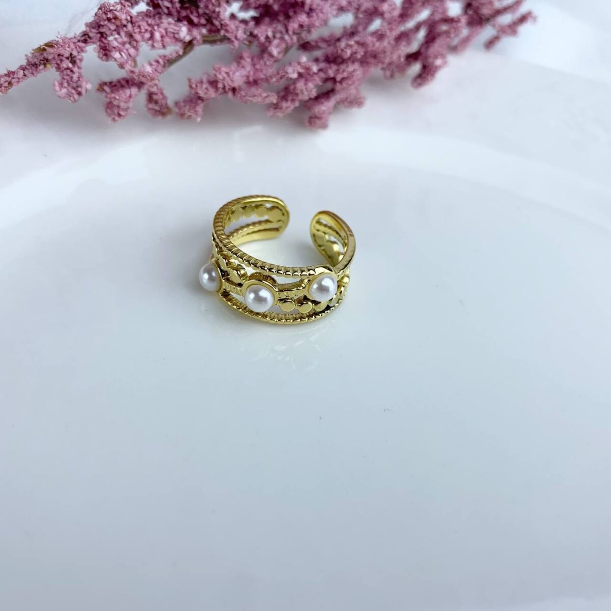 Stainless steel Ring with pearls - Image 3
