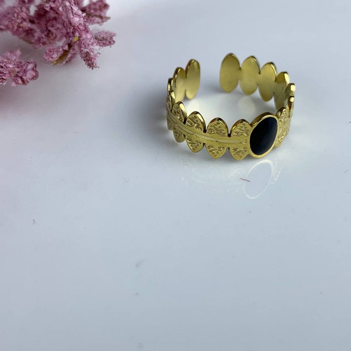 Stainless steel ring with seashell - Image 5