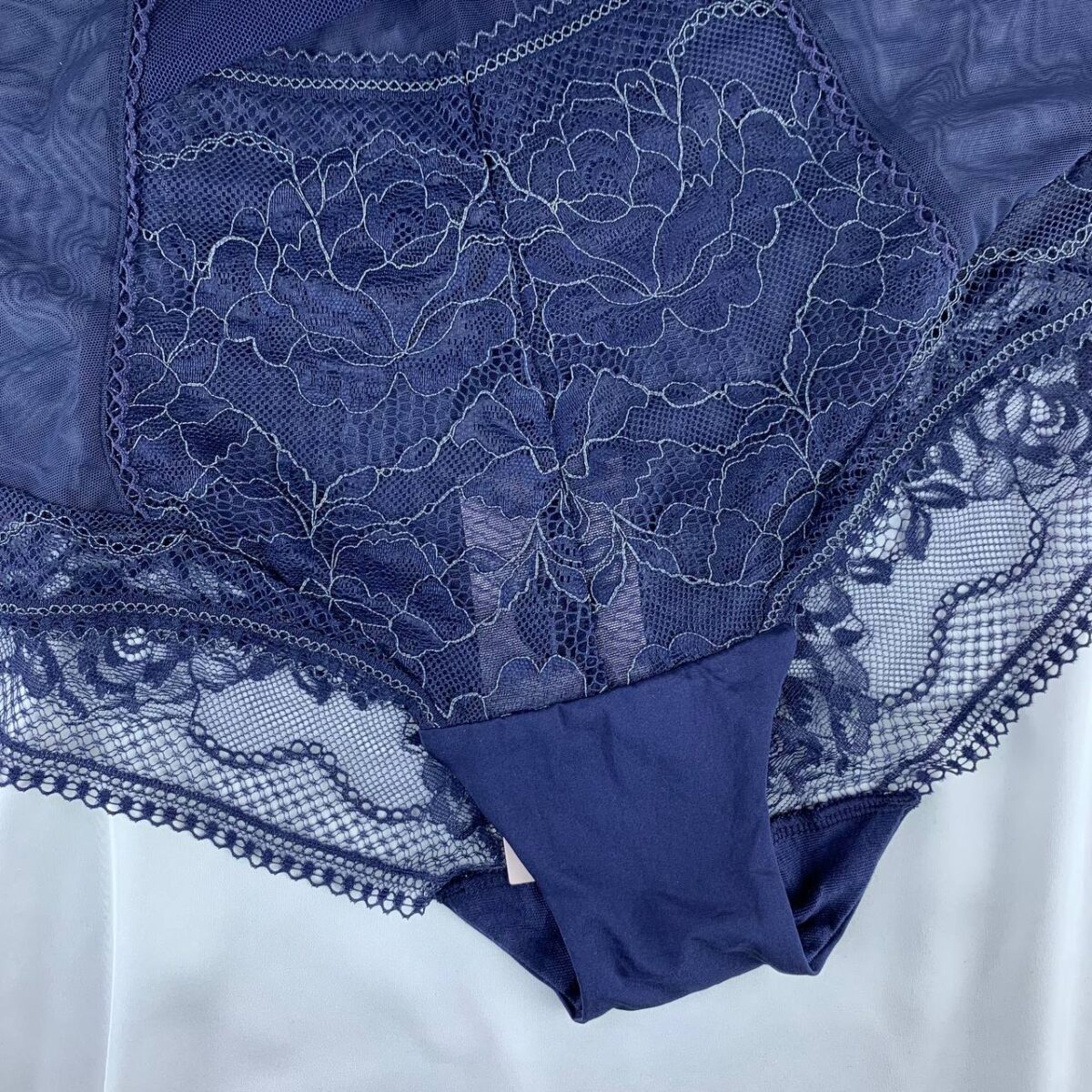 Lace lingerie panty from marks&spencer Size (42) - Image 3