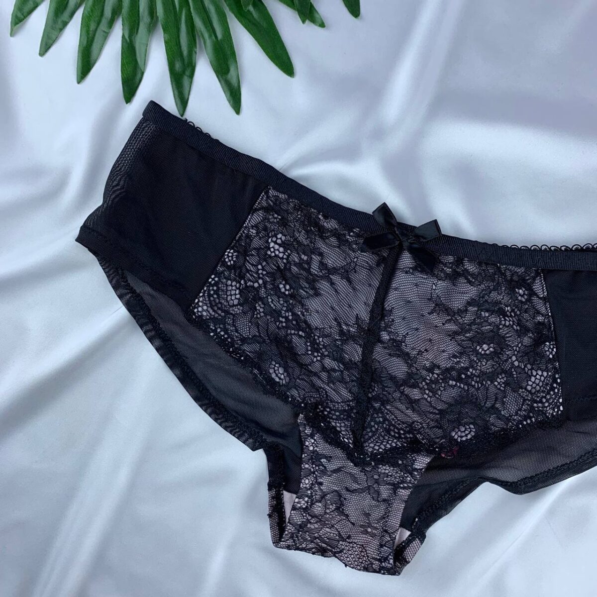 Lace lingerie panty from marks&spencer  Size (8) - Image 3