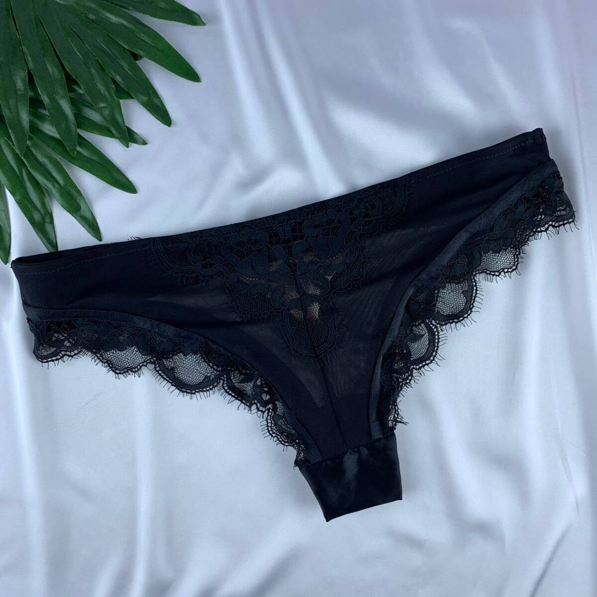 Lace lingerie panty from NOIR  Size S - Image 2
