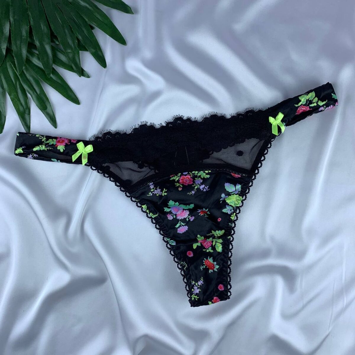 Lace lingerie panty from marks&spencer  Size ( 40 ) - Image 1