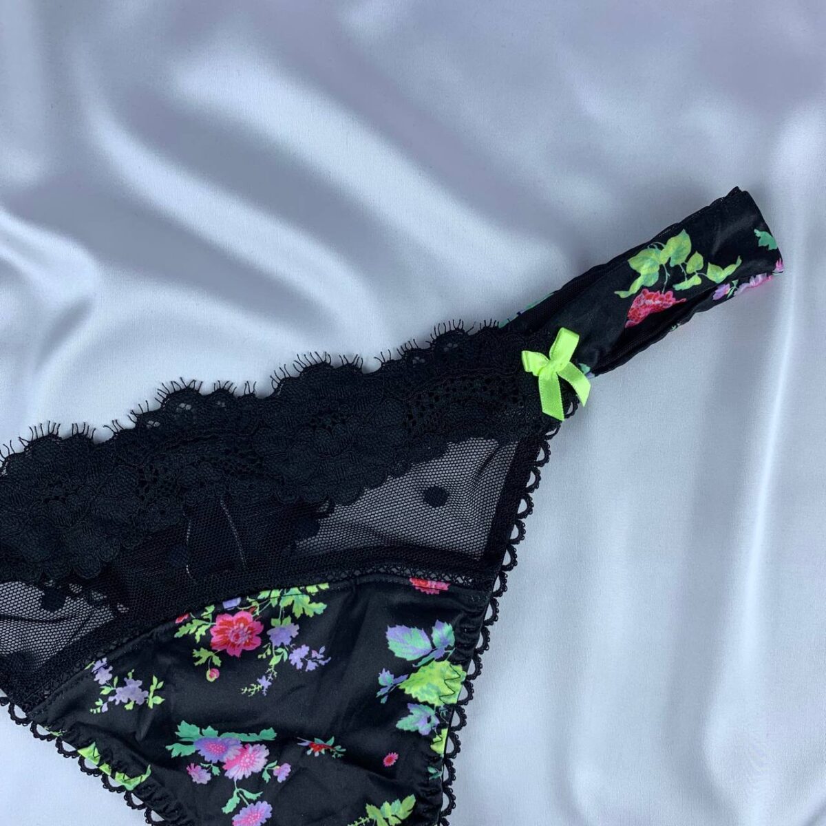 Lace lingerie panty from marks&spencer  Size ( 40 ) - Image 3
