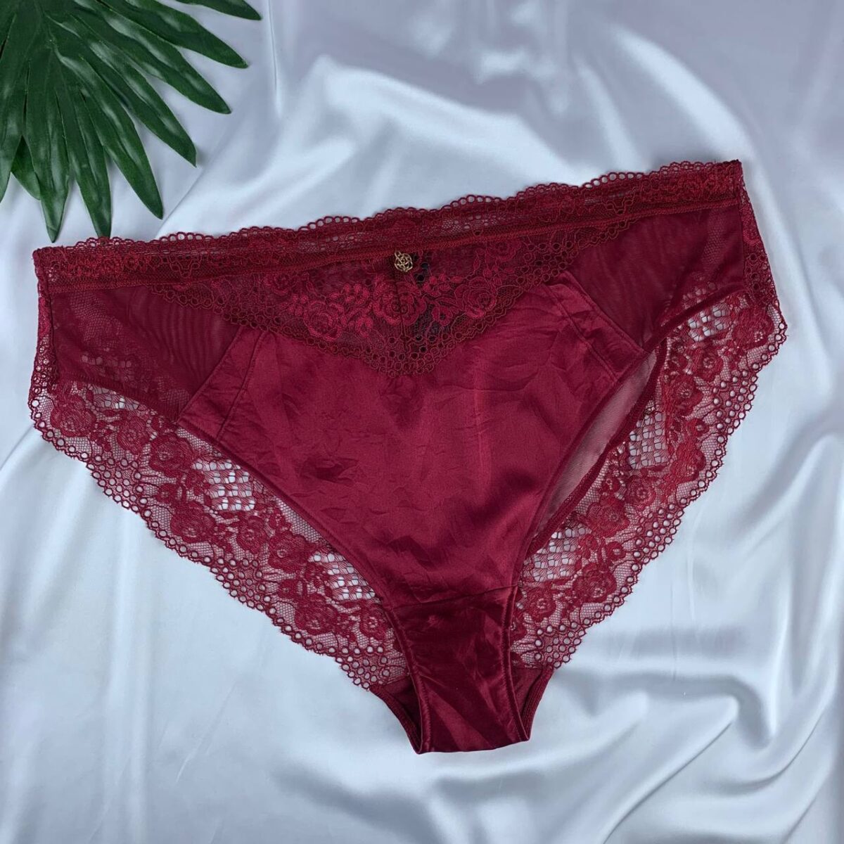 Lace lingerie panty from marks&spencer  Size (16) - Image 5
