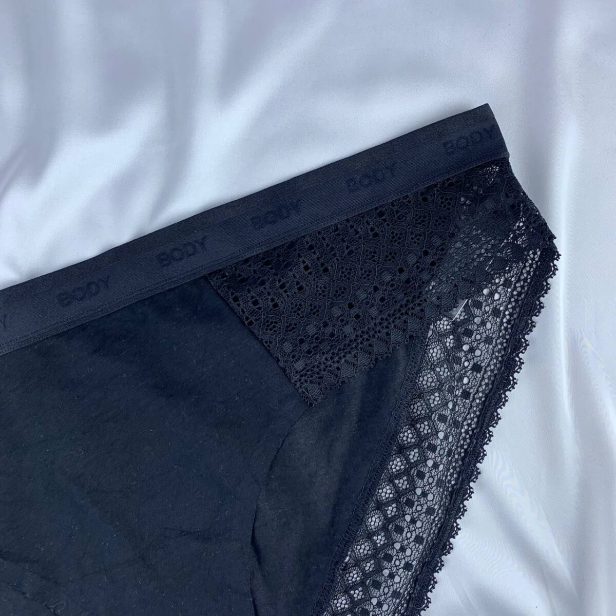 Lace lingerie panty from marks&spencer  Size (18) - Image 4