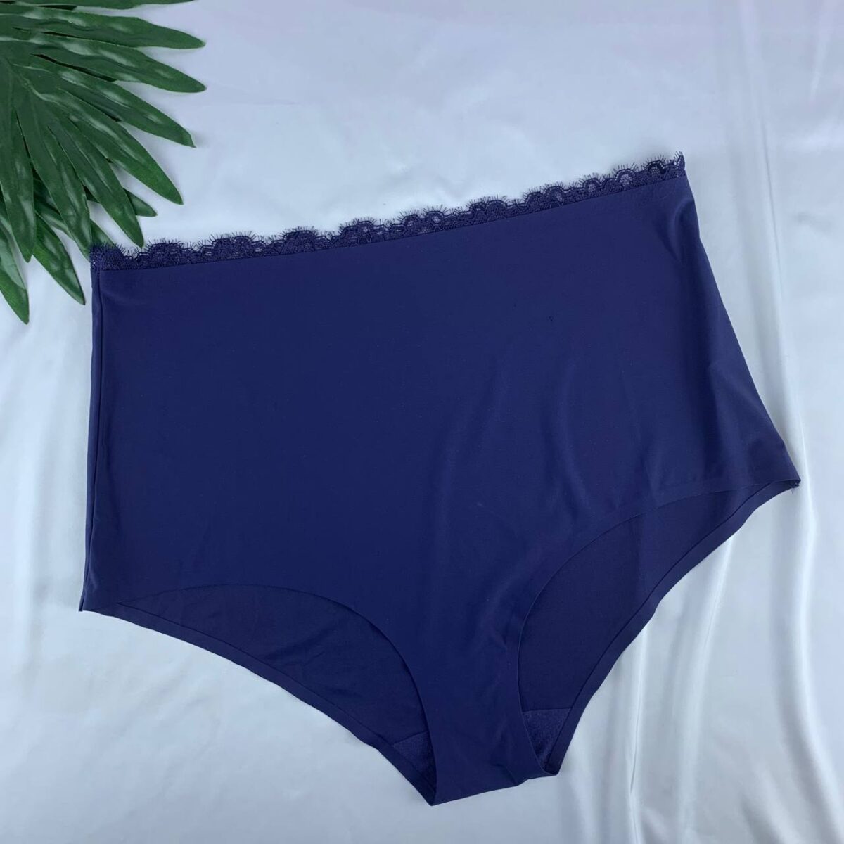 Laser cut jersey panty from primark - Image 3
