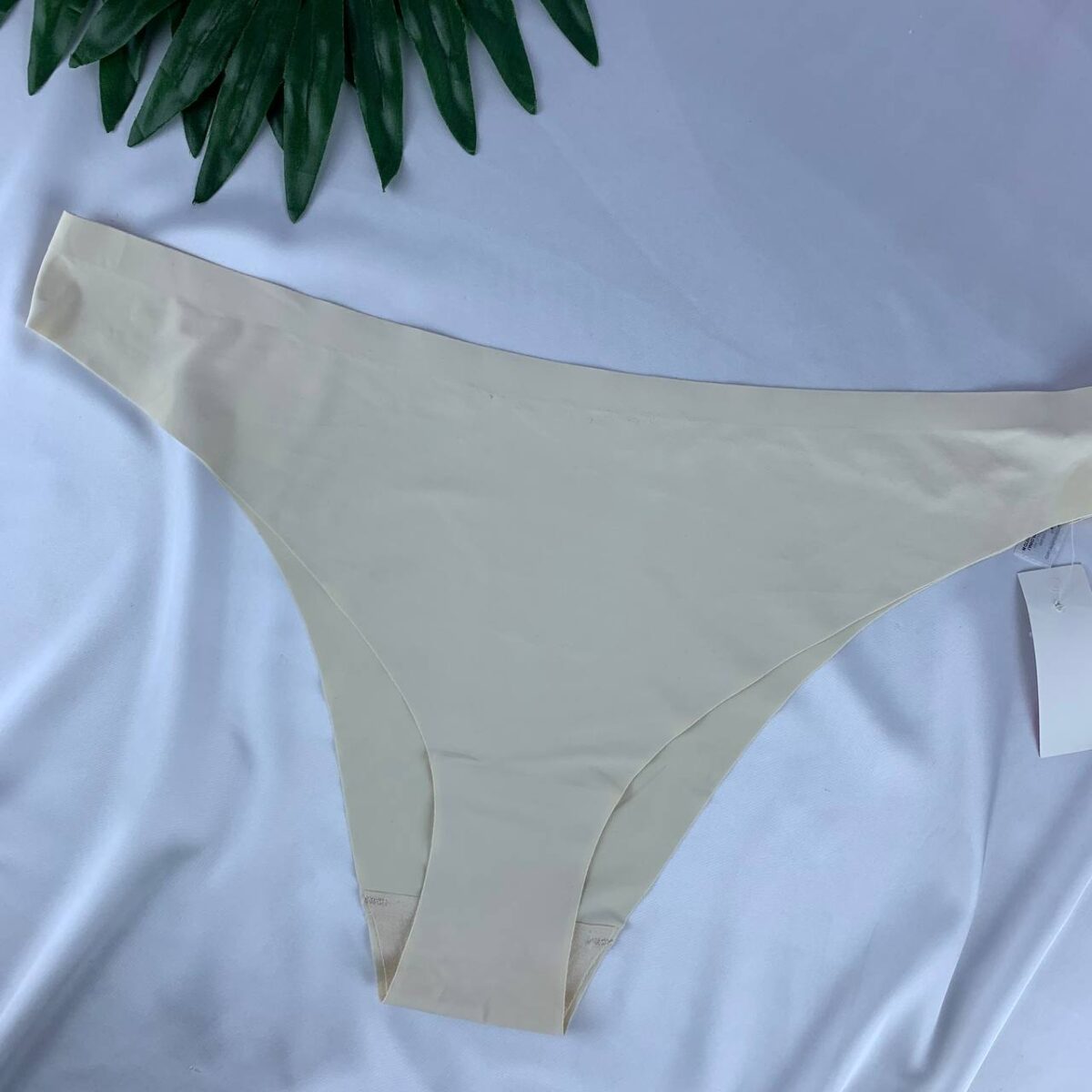 Laser panty from primark  Size large - Image 3