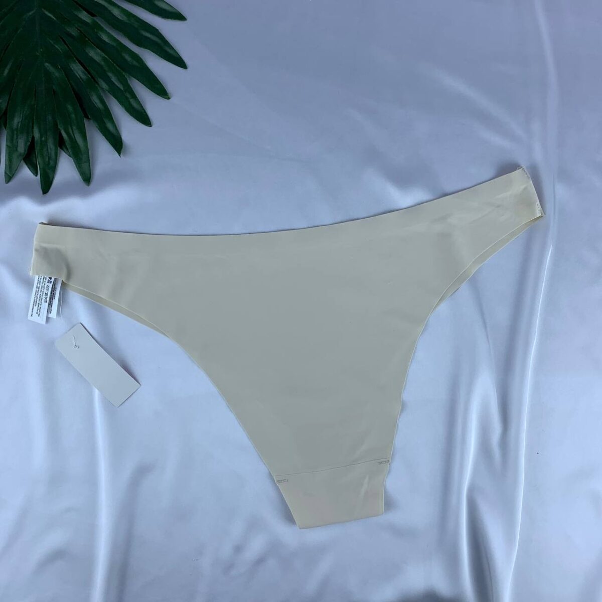 Laser panty from primark  Size large - Image 2
