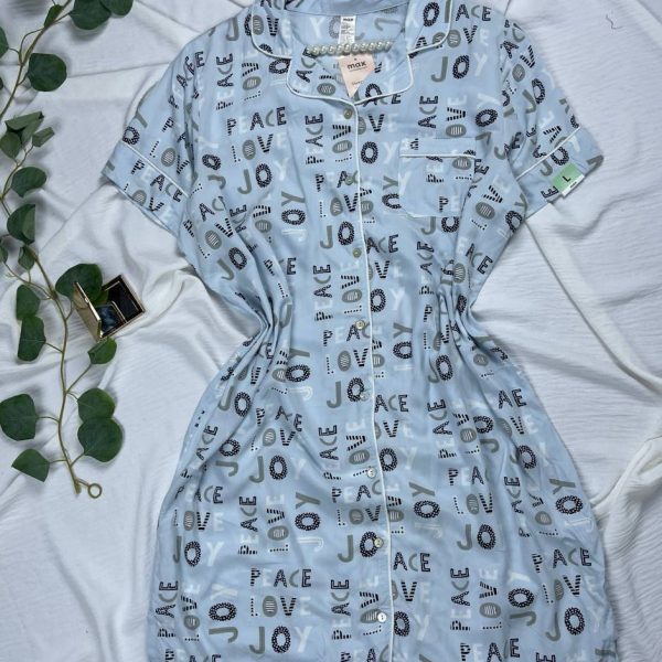 Light-blue sleeping shirt from Max