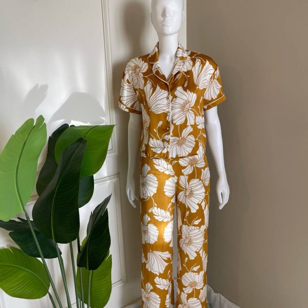 Silky satin pijama set from Max