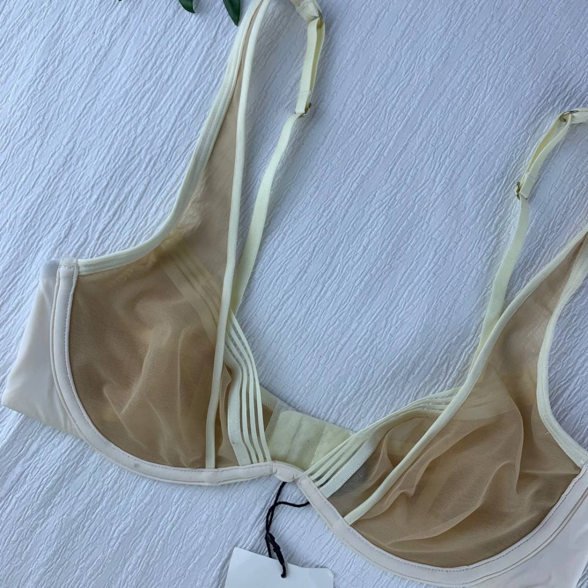 Wired lace lingerie bra from janet reger - Image 3