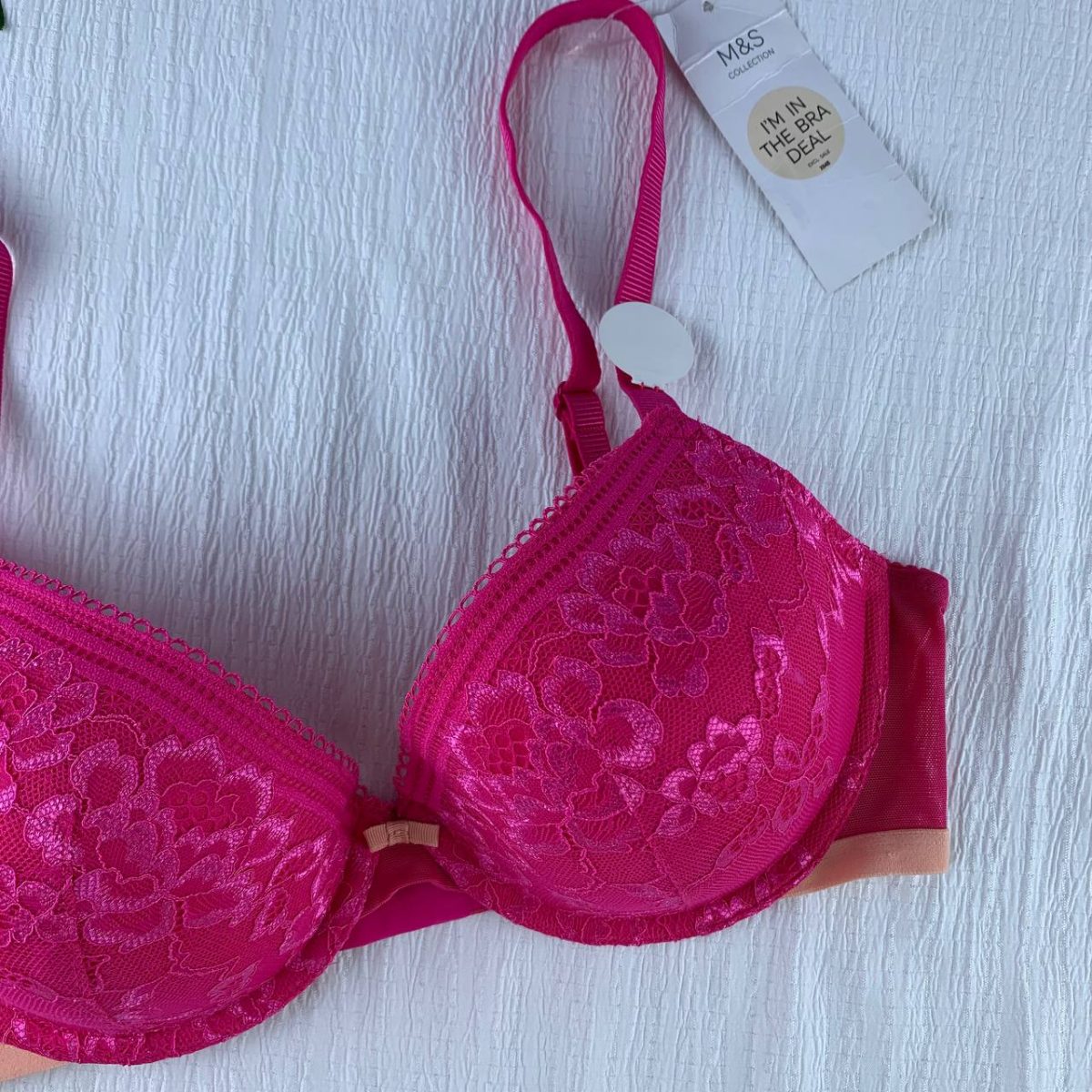 Wired padded bra from marks&spencer - Image 3