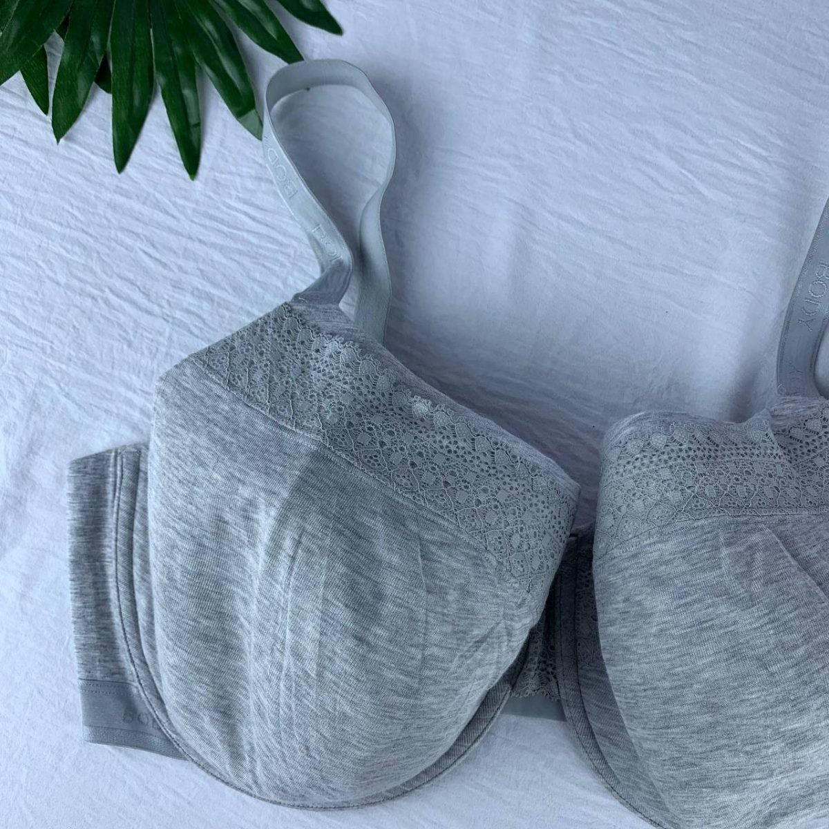 Wired padded bra from marks&spencer - Image 4