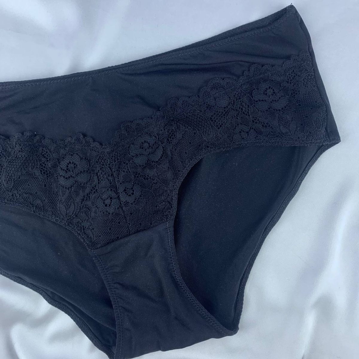 Jersey panty with lace from Gina - Image 3