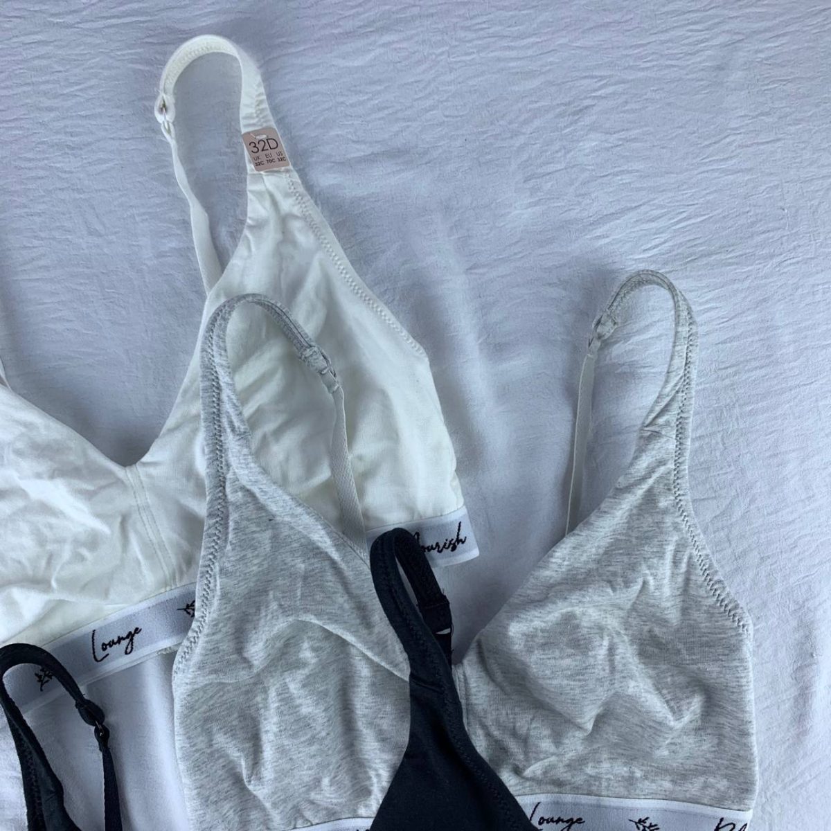 Unwired unpadded bra from splash- 32D - Image 4