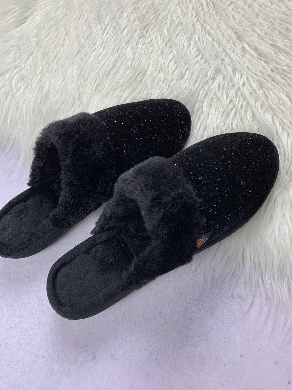 photo_2025-10-28_11-07-10 Cozy fur slipper from totes uk with memory foam - Image 1