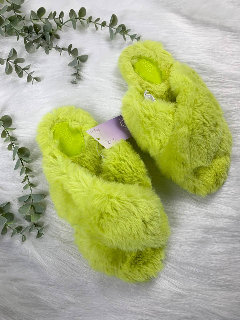 photo_2025-10-28_11-57-59 Cozy fur slippers from star above - Image 1