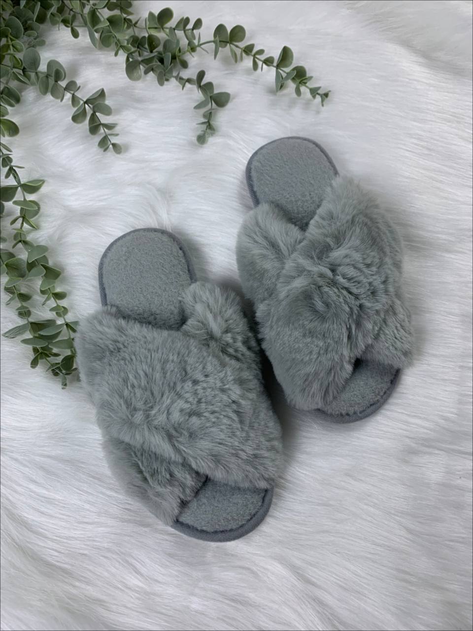 photo_2025-10-28_12-11-23 Fur slipper from Zizor - Image 1