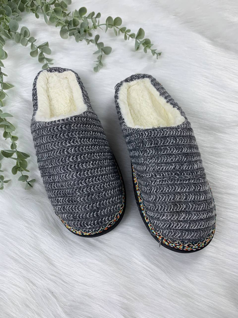 photo_2025-10-28_12-52-34 Fur cozy slippers from Rockdove - Image 1