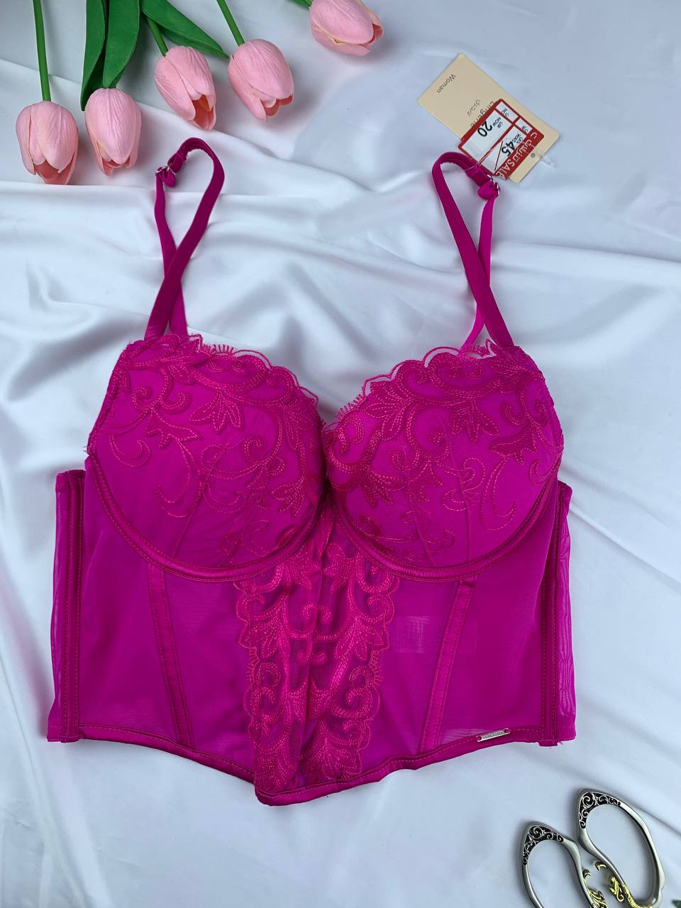 photo_2025-10-28_23-16-30 Max Wired Padded Lace Corsage Bra – Fuchsia - Image 1