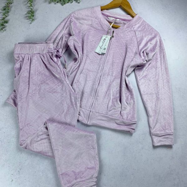 Cute velvet pijama set from Anabelle