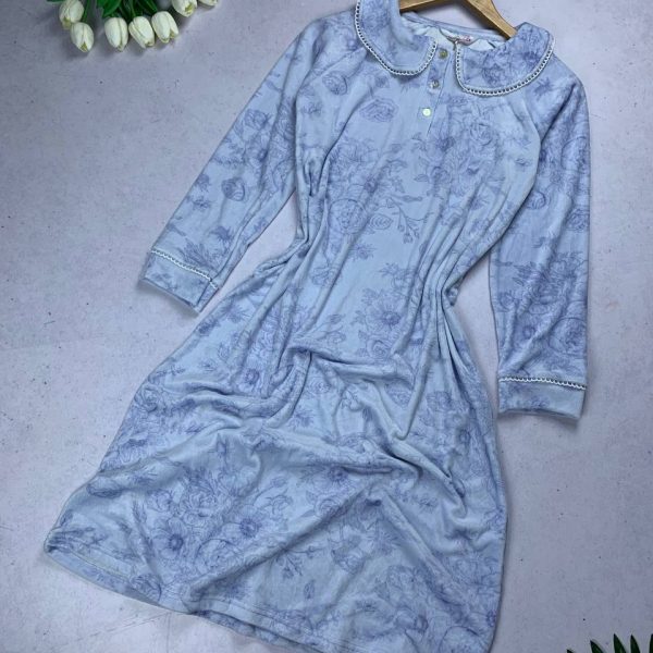 Princess velvet sleeping shirt from Anabelle