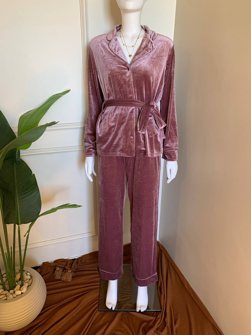 photo_2025-11-09_03-50-38 Belted velvet pijama set made in uk - Image 1