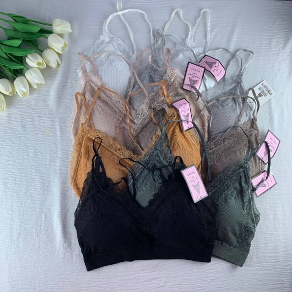 Unwired padded soft bra with lace