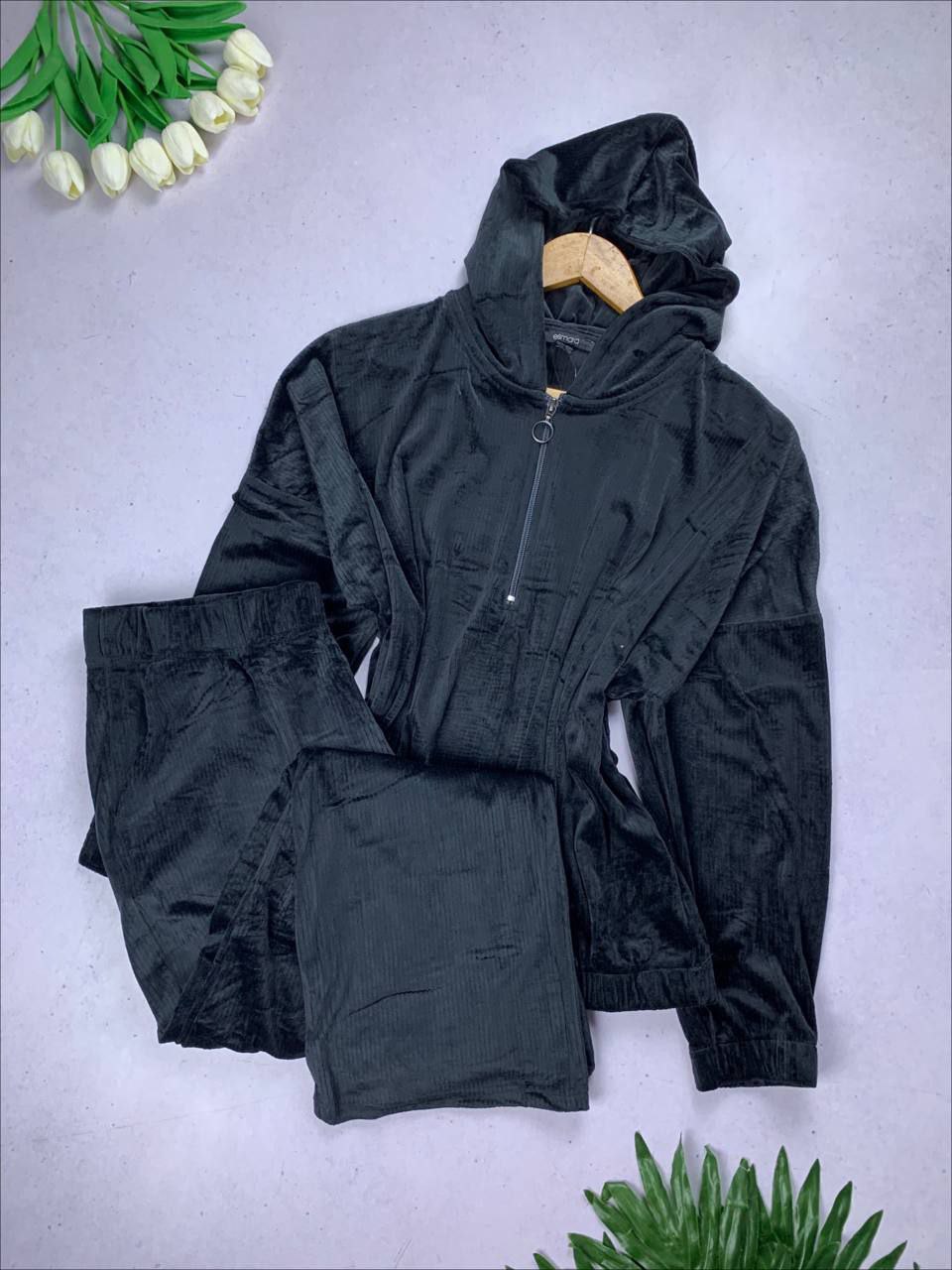 photo_2025-12-15_11-16-13 Ribbed velvet pijama set from esmara made in Germany - Image 1