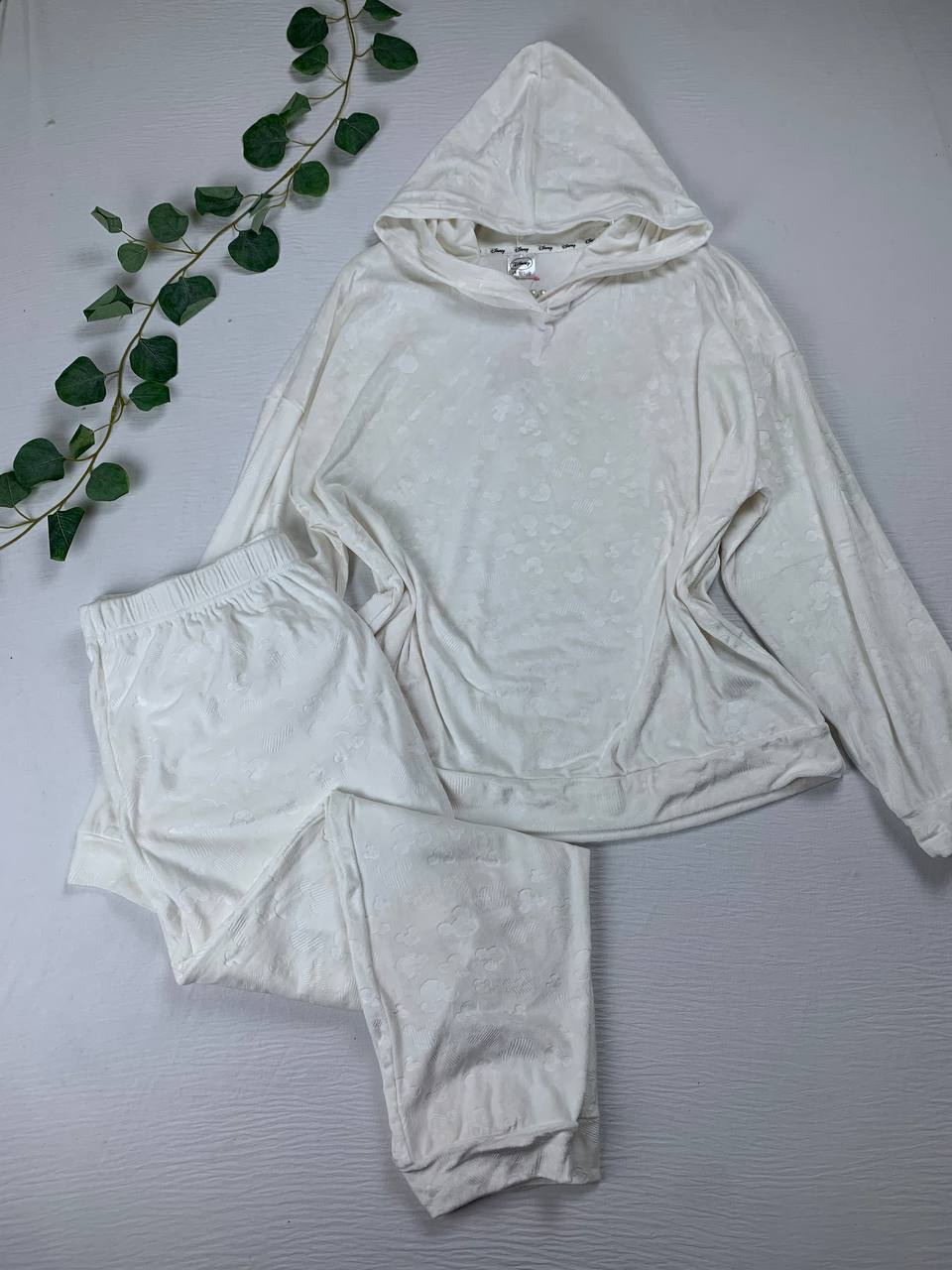 photo_2026-02-11_15-13-03 Velvet cozy hooded pijama set from Splash - Image 1