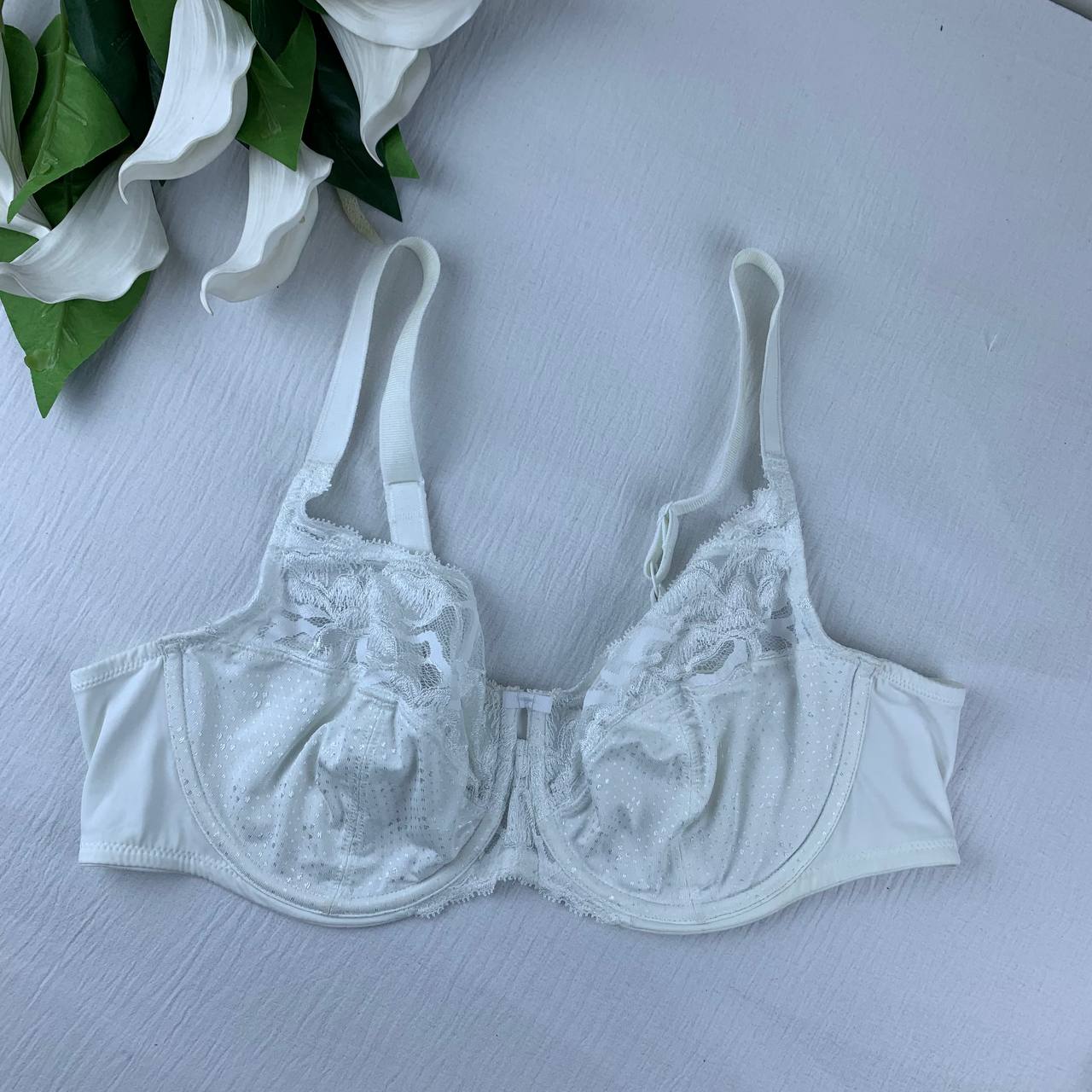 photo_2026-02-17_10-46-34 Wired minimizer full cup bra from marks& spencer - Image 1