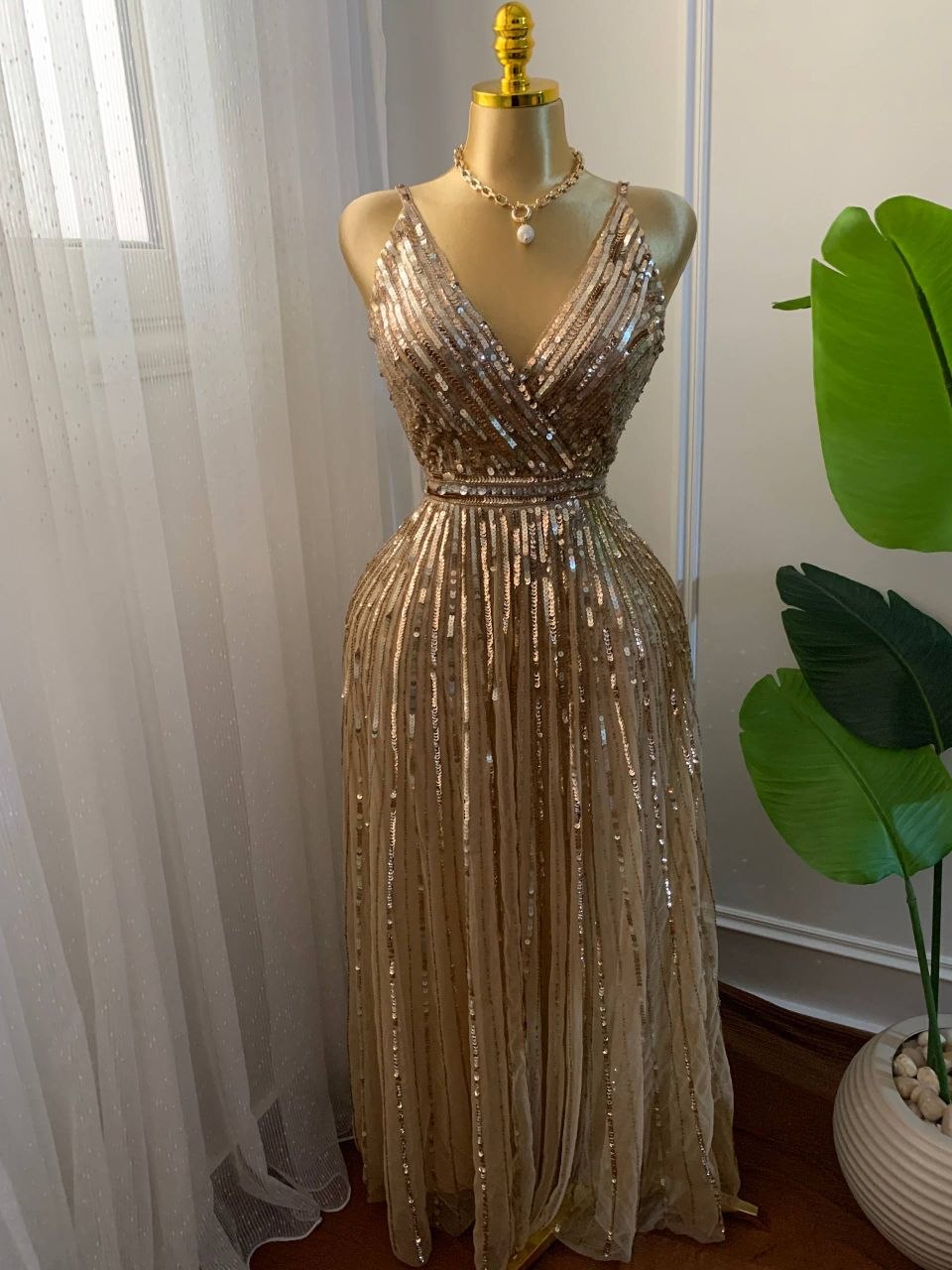 photo_2026-03-26_12-55-42 (2) Maxi gold soiree dress from Splash - Image 1